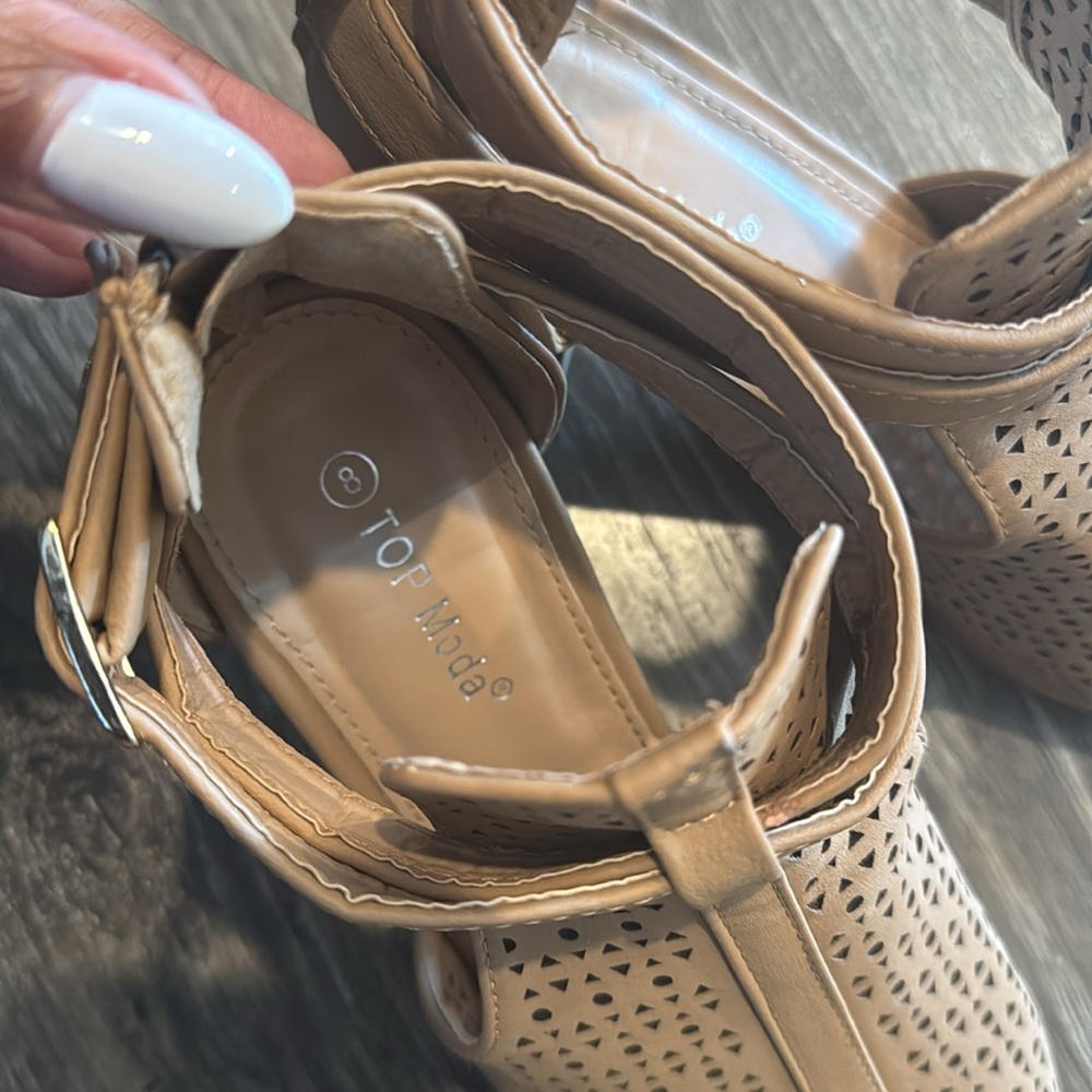 Women’s Heeled Sandals - Picture 6 of 6